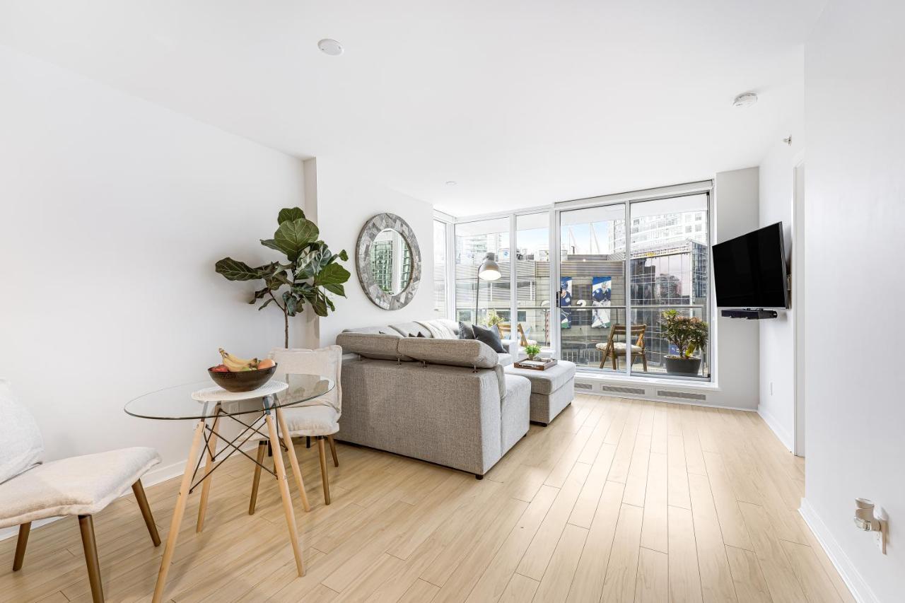 Heart Of Downtown 1 Bd Entire Condo - Pool, Gym, Parking, Office, Ac Vancouver Kültér fotó