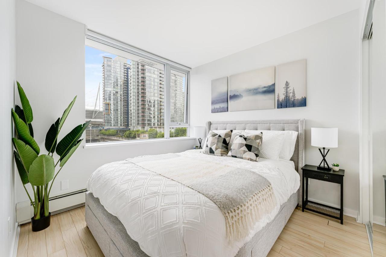 Heart Of Downtown 1 Bd Entire Condo - Pool, Gym, Parking, Office, Ac Vancouver Kültér fotó